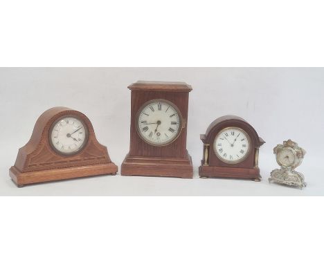 Four assorted mantel clocks to include 20th century oak cased examples, roman numerals, a Napoleon hat-shaped mantel clock wi
