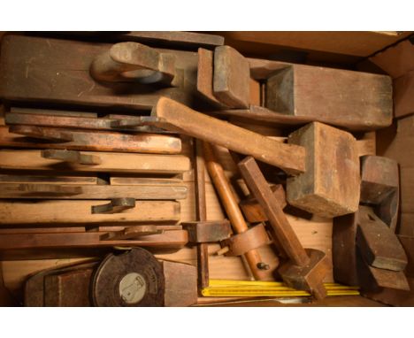 A collection of vintage tools to include planes, tape measures, gauges, a mallet, vintage saws etc (Qty). Collection only. 