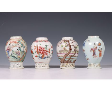 China, vier famille rose porseleinen theebusjes, 18e eeuw, een gedecoreerd met bloemen, een in Meissen stijl met figuren op e