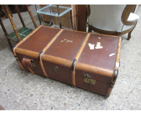 VINTAGE TRAVELLING TRUNK APPROX 92CM