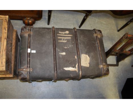 Ribbed Travel Trunk