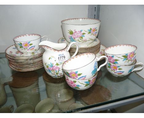 A Wedgwood 'Cuckoo' 7655 pattern part Tea Service