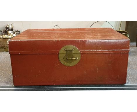20th century Chinese red lacquer trunk with faint gilt decoration, 85.5cm x 35.5cm
