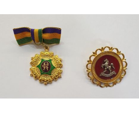 9ct gold and enamel Invicta brooch with scallop border, red enamel and horse centre and another 1993 gilt metal medal and bow