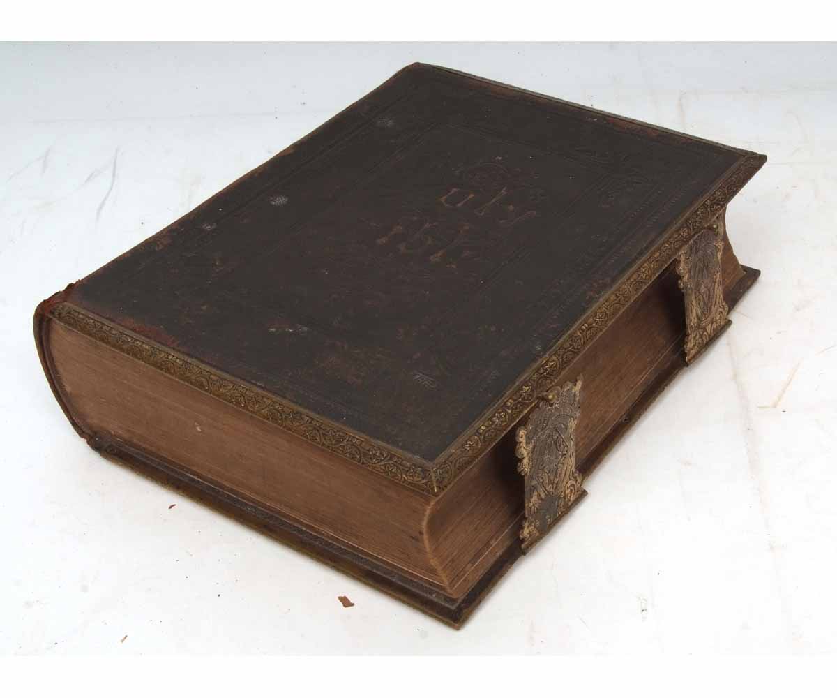 BROWN'S SELF-INTERPRETING FAMILY BIBLE ..., Ed Rev John Brown, London ...