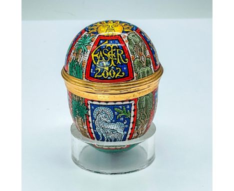 This decoration is inspired by colorful mosaics, adorned with classic animal figures in vivid, bright colors, creating a stri