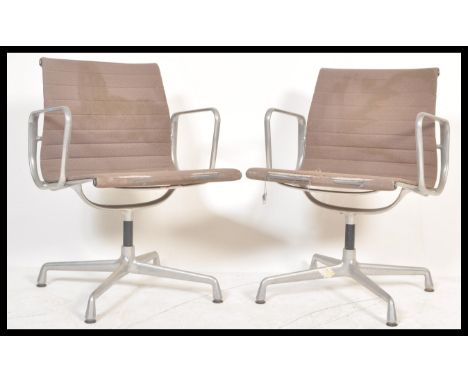 Charles & Ray Eames - Vitra - EA 107 - Aluminium Group - A pair of retro vintage swivel desk / lounge chairs / armchairs havi