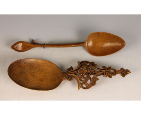 A Welsh treen folk art carved sycamore cawl spoon, 19th century, with shaped handle and tapering bowl, 19cm long; with a furt