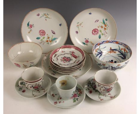 A selection of Chinese export porcelain, Qianlong (1735-1796), comprising a set of three circular plates, 21cm diameter, and 