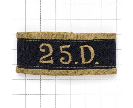 25.D. WW2 25th Dragons Officer’s coloured slip on cloth shoulder title.Yellow letters embroidered on navy with yellow edges.R