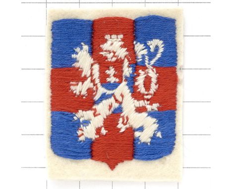 1st Czechoslovak Independent Armoured Brigade Group WW2 cloth embroidered formation sign circa 1943-45.White felt cloth with 