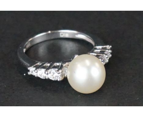 Silver and pearl dress ring 