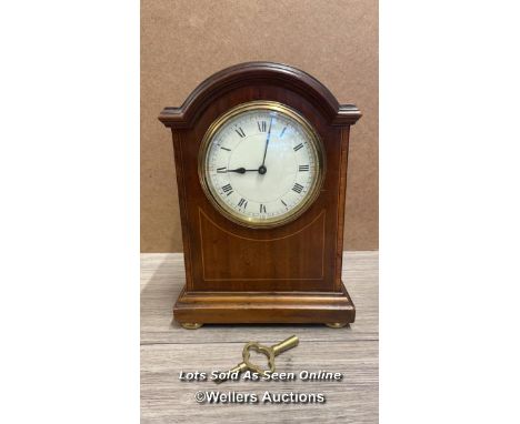 VINTAGE MANTLE CLOCK WITH KEY, MADE IN FRANCE AND IN WORKING ORDER, 15.5 X 22 X 8CM 