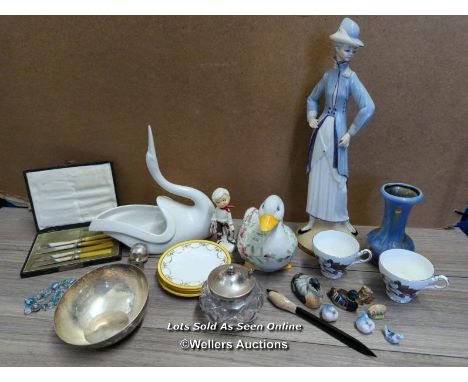 ASSORTED CERAMICS AND METAL WARE INCLUDING FIGURINE, BUTTER KNIVES, CERAMIC ANIMALS AND ARTHUR PRICE METAL BOWL