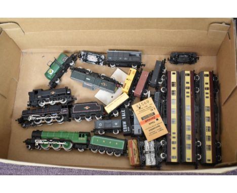 A small collection of N gauge, GraFar 4-6-2 LNER Flying Scotsman 4472 Loco &amp; Tender, 4-6-0 BR Loco &amp; Tender 44911, Li