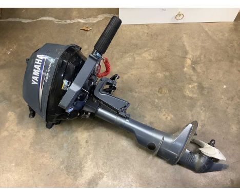 Yamaha 2.5hp Outboard Engine Short shaftThe engine is from a deceased estate and appears to be in good, clean condition. The 