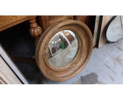 Convex mirror in wooden frame, 56cm diameter
