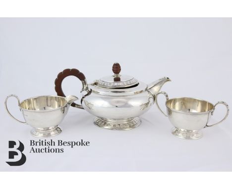 George VI silver tea trio, comprising tea pot, milk jug and sugar bowl, Birmingham hallmark, dated 1936, mm Mappin & Webb, gr