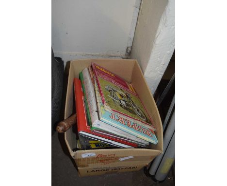 A BOX OF VARIOUS ASSORTED TOOLS, BOOKS, WORKSHOP MANUALS ETC