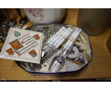 BOX OF MIXED ITEMS TO INCLUDE CRESTED WARE TEAPOT STANDS, ASSORTED CUTLERY, CHAMBER STICK ETC