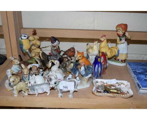 MIXED LOT: VARIOUS SMALL MODEL ANIMALS AND OTHER ITEMS