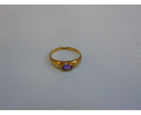 9 ct gold ring with amethyst stone 1.6g