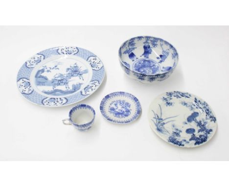 Chinese blue and white porcelain plate in the Kangxi manner, decorated with figures hunting, 10.5" diameter; together with a 