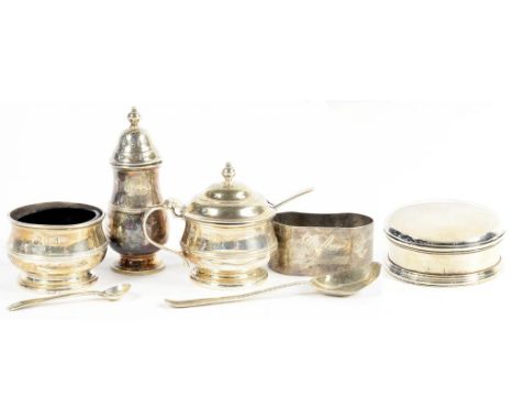 AN ELIZABETH II SILVER THREE PIECE CONDIMENT SET, PEPPER CASTER 8CM H, BIRMINGHAM 1956, A SILVER  NAPKIN RING AND A COFFEE SP