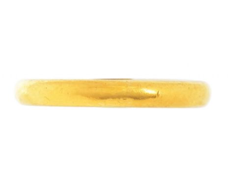 A 22CT GOLD WEDDING RING, LONDON 1948, 6G, SIZE Q