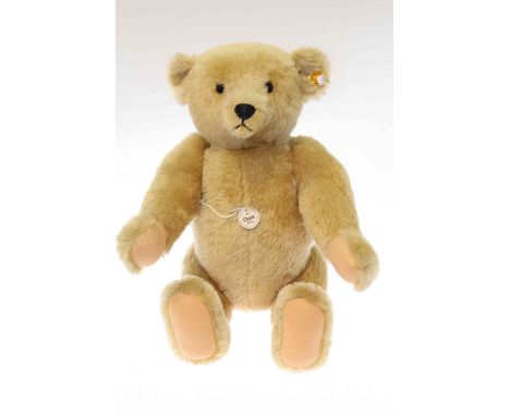 Steiff Classic teddy bear