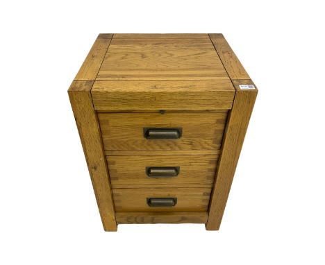 Light oak three drawer pedestal chest with slideDimensions: Height:&nbsp;70cm&nbsp; Length/Width:&nbsp;50cm&nbsp; Depth/Diame