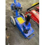 Norco 22-Ton Air Operated Hydraulic Jack