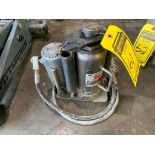 Pittsburgh 12-Ton Air/Hydraulic Bottle Jack