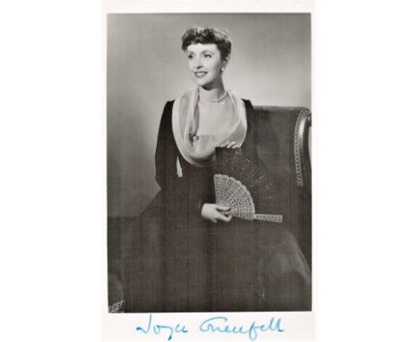 Entertainer, Joyce Grenfell signed vintage 6x4 black and white photograph. Grenfell OBE (née Phipps; 10 February 1910 - 30 No