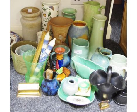 1930's stoneware, Wedgwood, Plitcht giraffe; Myott candlestick; desk calendar; glassware; etc