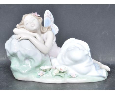 A ceramic porcelain Spanish Lladro Privilege figure 'Princess Of The Fairies' Figurine model number 7694. Complete with origi