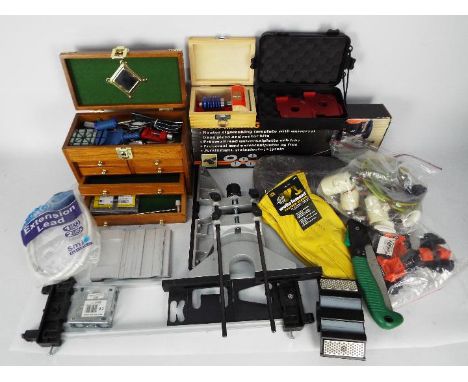Mixed tools and accessories to include small tool chest / cabinet, sign making template set and other.

All items must be pai