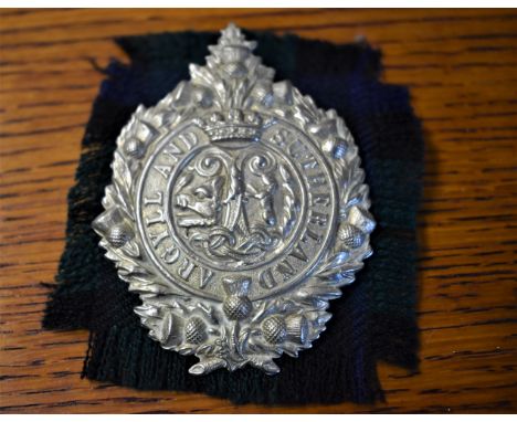 Princess Louise's (Argyll and Sutherland Highlanders) WWI Glengarry Cap Badge (White-metal with backing tartan), two lugs, th