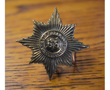 Irish Guards Other Ranks Forage Cap Badge (Gilding-metal). K&amp;K: 914, two lugs.