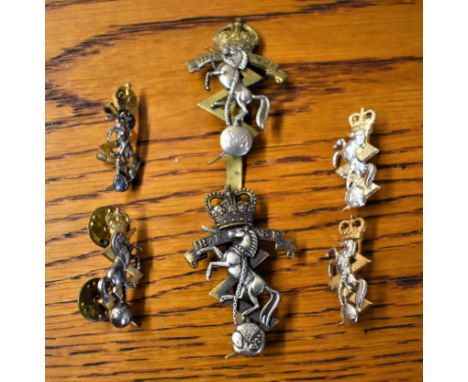 R.E.M.E. EIIR Cap Badges and Collar Badge Collection, two cap badges K&amp;K: 2128 and 2129 with four variants of collar badg