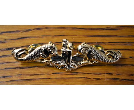 United States Navy Submarine Warfare Brevet Badge, Gold Gilt and maker marked 'V-21-M'