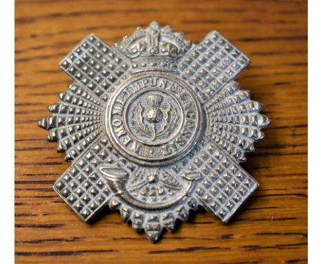 Royal Scots (Lothian Regiment) 4th and 5th Battalions (Queen's Edinburgh Rifles) WWI Cap Badge (white-metal), two lugs. K&amp