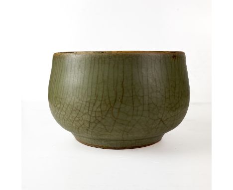 A RARE CHINESE CRACKLED GREEN-GLAZED BOWL, SOUTHERN SONG PERIOD 16 CM DIAM.  10 CM H. PROVENANCE: BLITZ ORIENTAL ART. GOOD CO