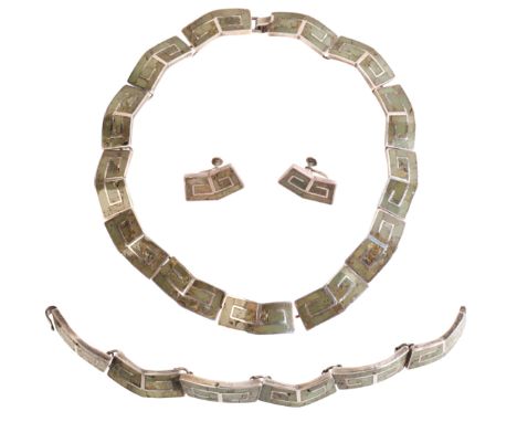 A GREEN HARDSTONE DEMI PARUREin sterling silver, including a necklace, a bracelet and a pair of earrings, all inlaid with gre