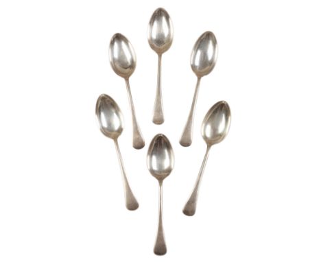 A SET OF SIX ELIZABETH II SILVER OLD ENGLISH PATTERN DESSERT SPOONSby Mappin & Webb, Sheffield 1975 and 1976, 11.9 tr.ozs com