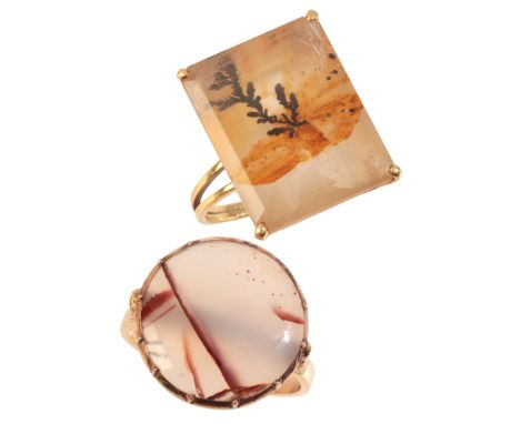 TWO AGATE RINGSone in 18ct gold, set with a step cut dendritic agate of c.16.75 carats, no assay marks, UK size M1/2 / Eu siz