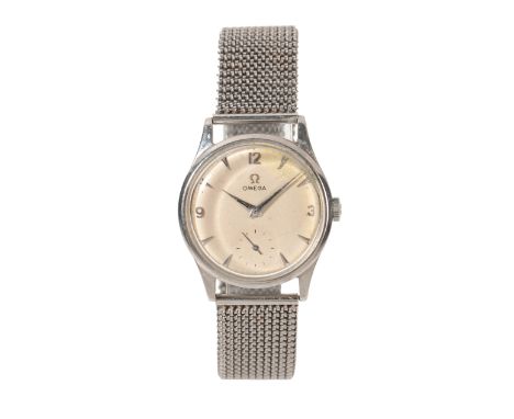 OMEGA: A GENTLEMAN'S STAINLESS STEEL WRISTWATCHwith manual wind movement, the cream dial with subsidiary seconds dial, silver