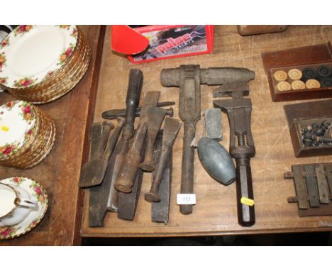 A collection of various vintage tools to include chisels