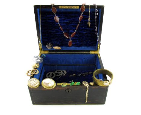 A wooden jewellery casket with two lift-out fitted trays, the jewellery includes a gold fine link longuard chain, 200cm. An u