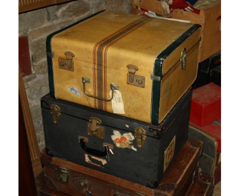 Two vintage cabin cases (2), 